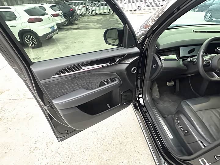 Фото 8 - Zeekr 009