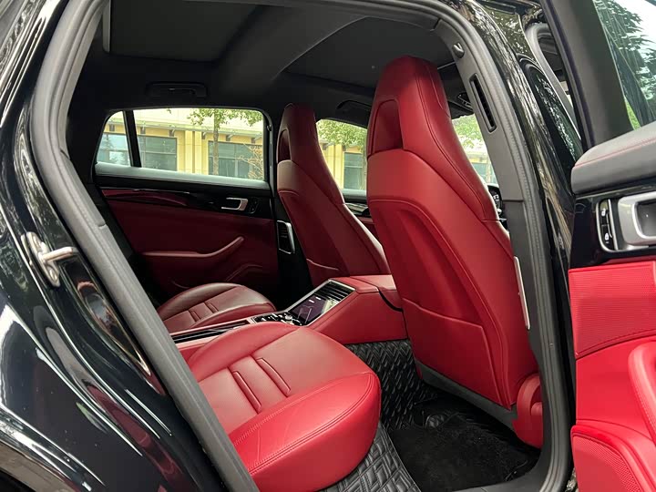 Фото 3 - Porsche Panamera