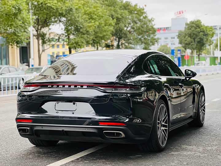 Фото 8 - Porsche Panamera