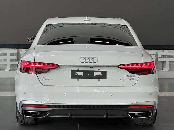 Фото 5 - Audi A4L