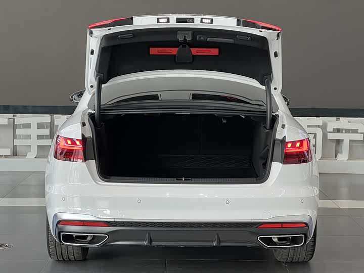 Фото 7 - Audi A4L