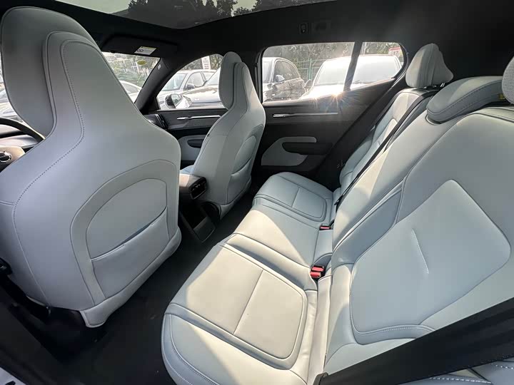 Фото 5 - Volvo EX30