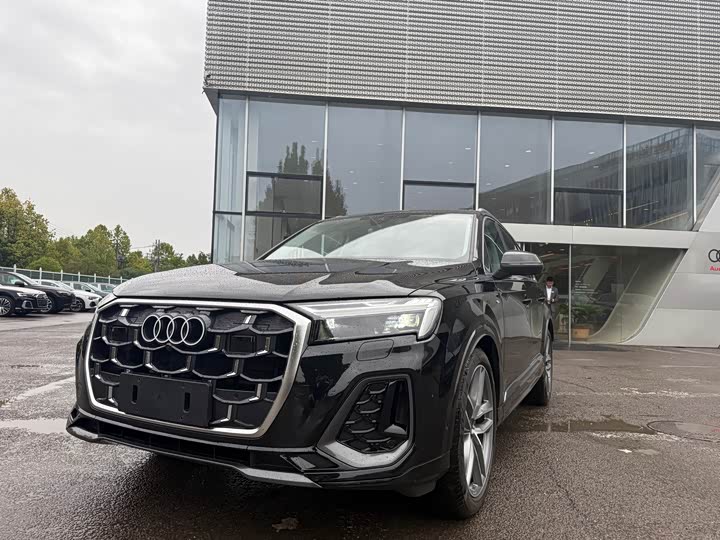 Фото 2 - Audi Q7
