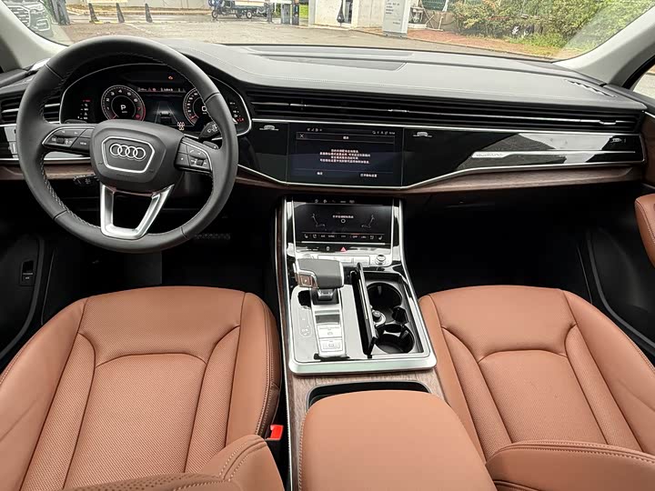 Фото 4 - Audi Q7