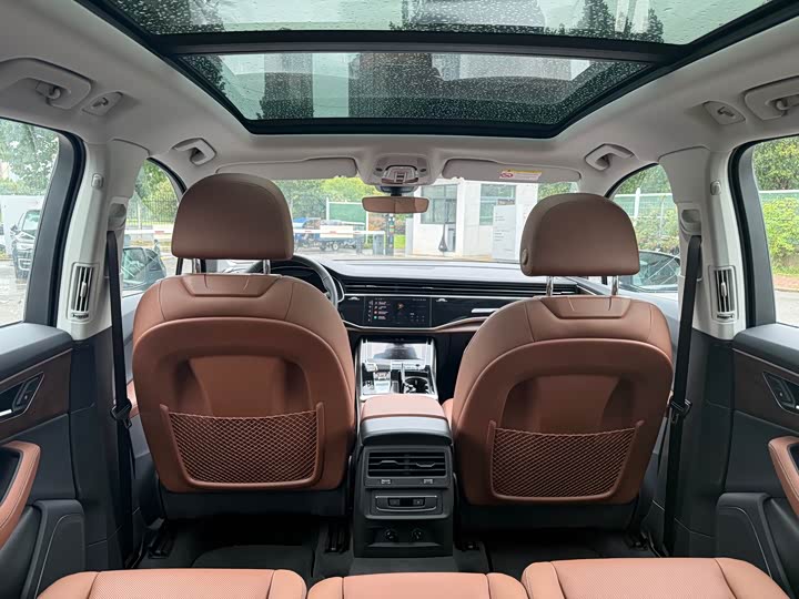 Фото 6 - Audi Q7