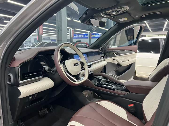 Фото 5 - Geely Monjaro