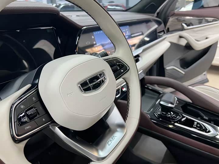 Фото 6 - Geely Monjaro