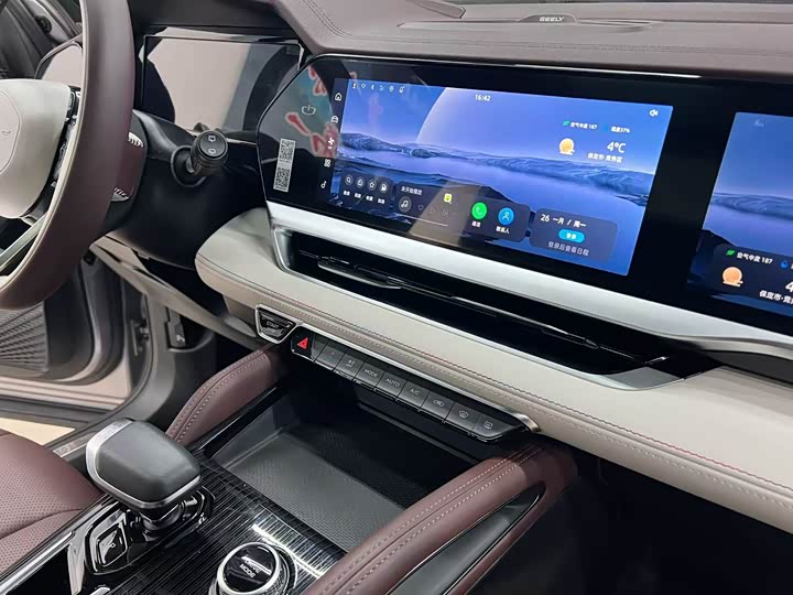 Фото 9 - Geely Monjaro