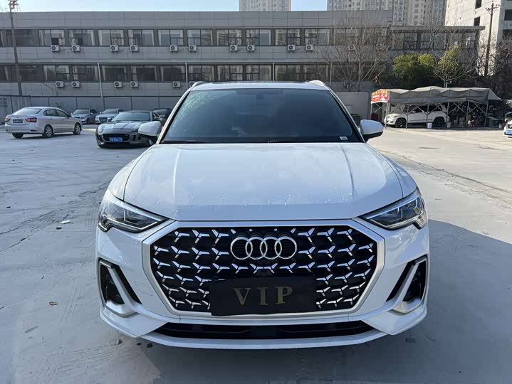 Фото 2 - Audi Q3