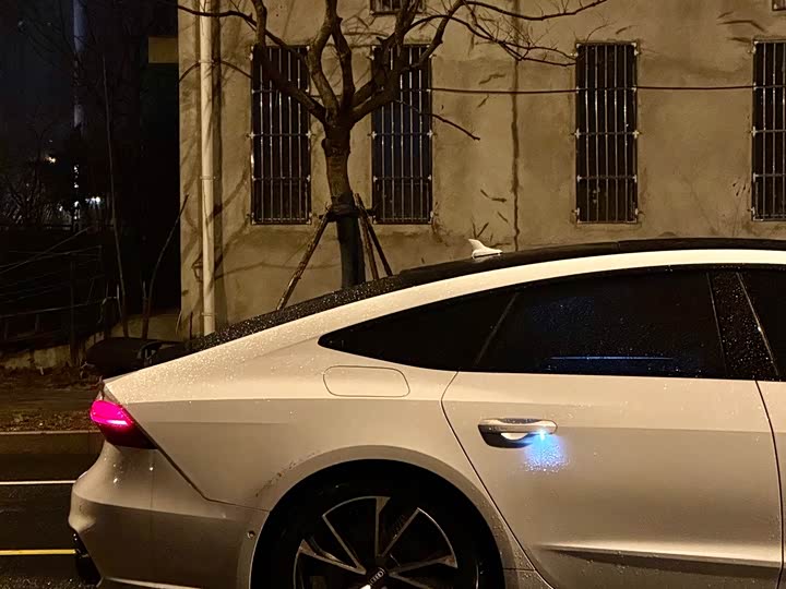 Фото 8 - Audi A7