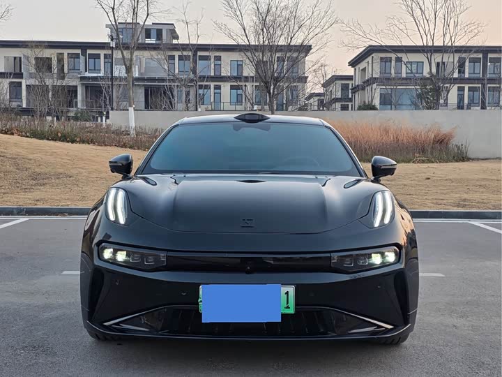 Фото 2 - Zeekr 001