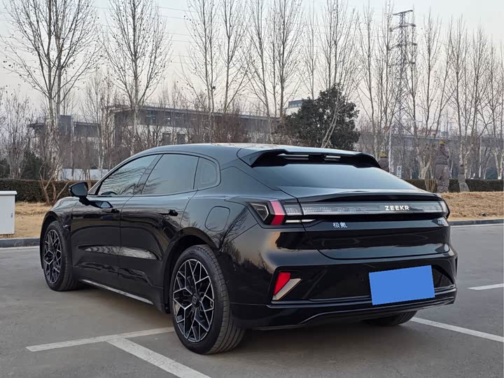 Фото 4 - Zeekr 001