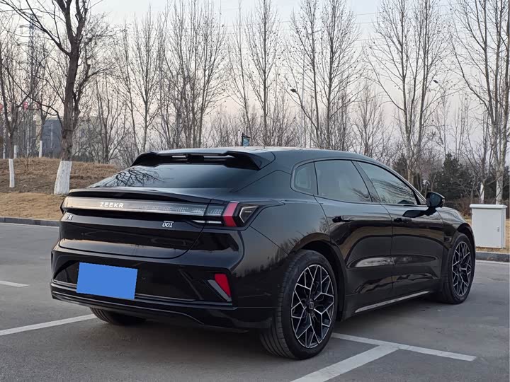 Фото 5 - Zeekr 001