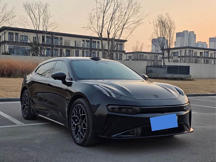 Фото 6 - Zeekr 001