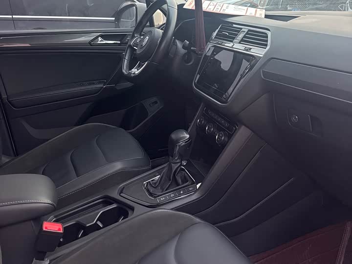 Фото 6 - Volkswagen Tiguan L Pro