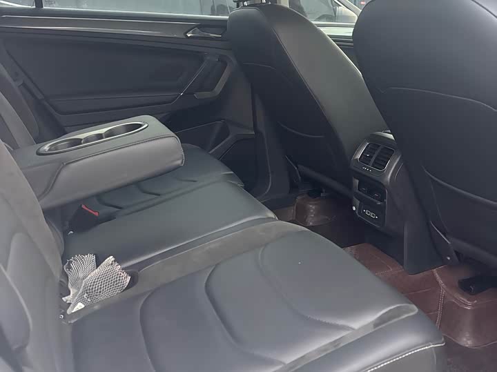 Фото 7 - Volkswagen Tiguan L Pro