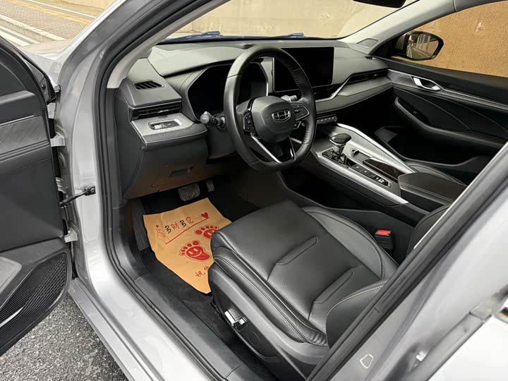 Фото 4 - Geely Preface