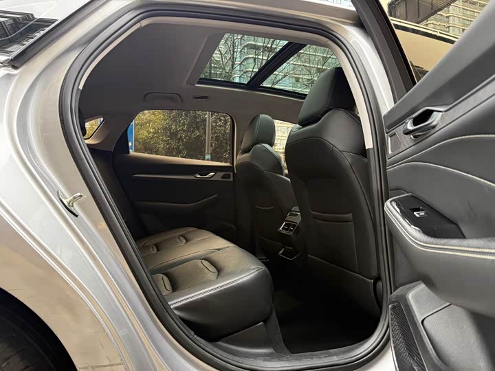 Фото 9 - Geely Preface