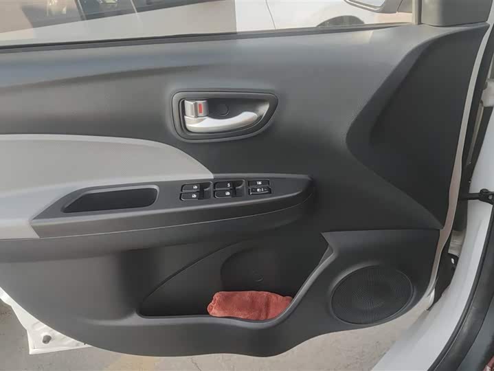 Фото 7 - Changan BenBen E-Star