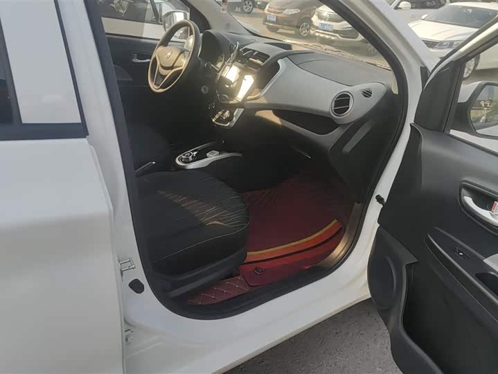 Фото 8 - Changan BenBen E-Star