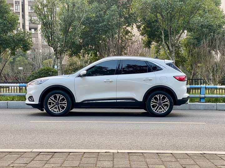 Фото 4 - Ford Escape