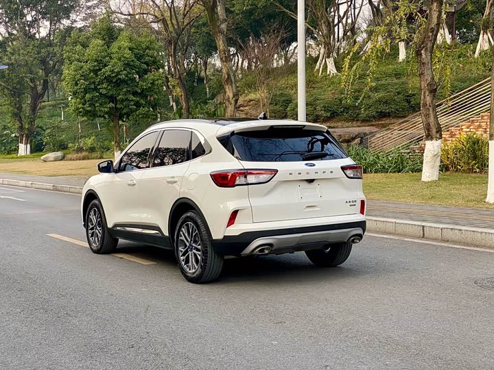 Фото 7 - Ford Escape