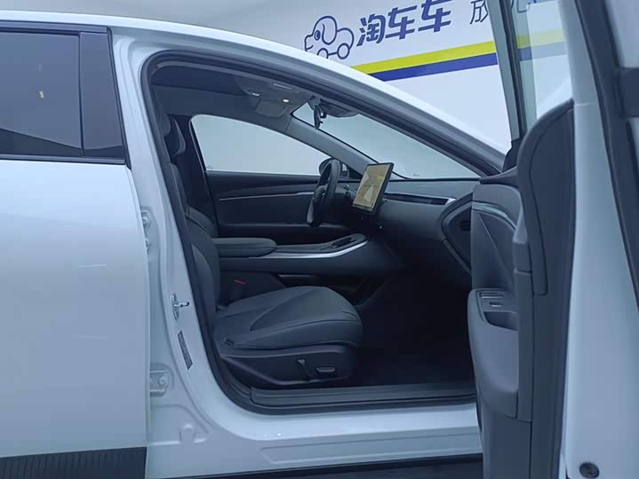 Фото 8 - XPeng Mona M03