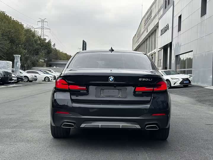 Фото 8 - BMW 5 Series