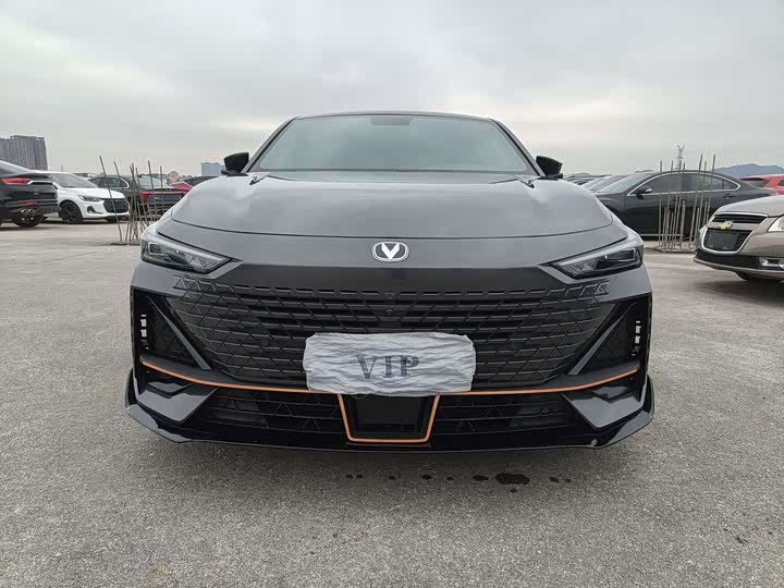 Фото 2 - Changan UNI-V