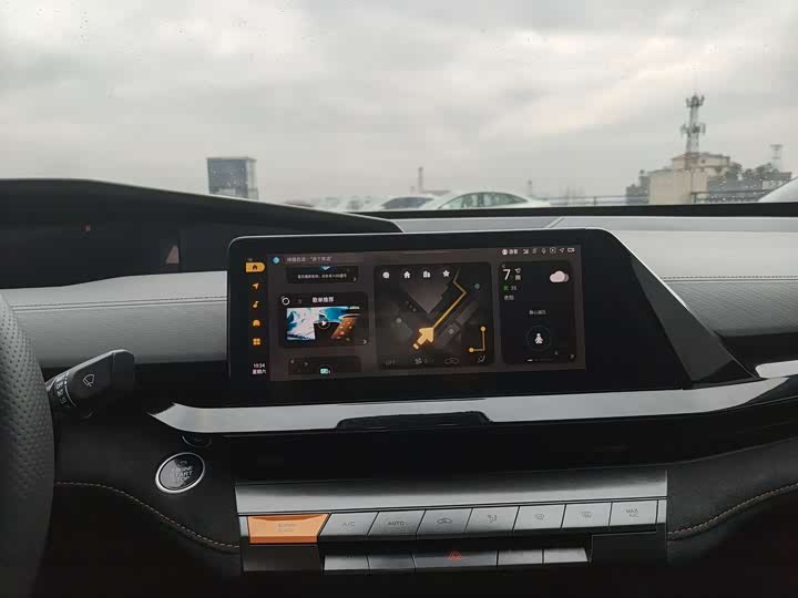 Фото 9 - Changan UNI-V