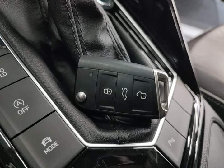 Фото 9 - Volkswagen Tayron X