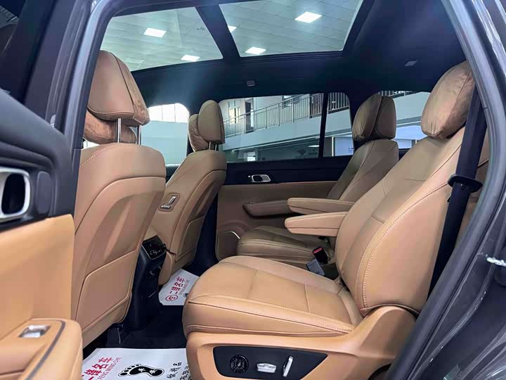 Фото 8 - LiXiang One