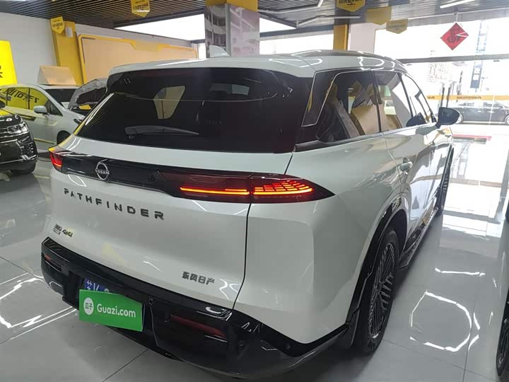 Фото 7 - Nissan Pathfinder