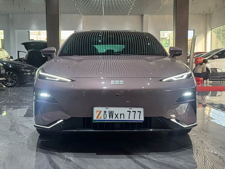 Фото 2 - Geely Galaxy E8