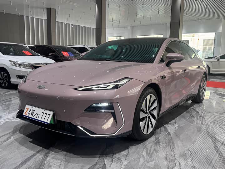 Фото 4 - Geely Galaxy E8