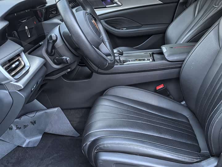 Фото 6 - Hongqi H5