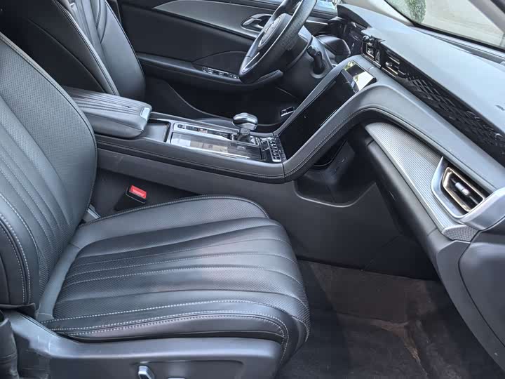 Фото 7 - Hongqi H5