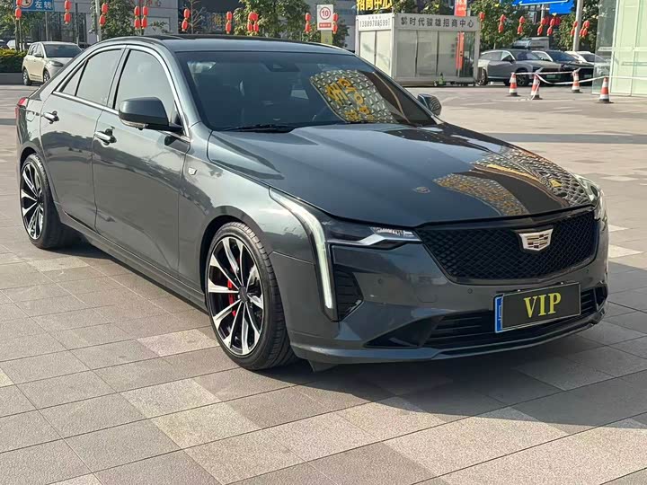 Фото 1 - Cadillac CT4