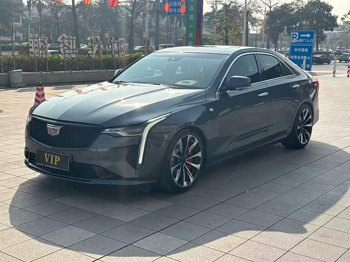Фото 2 - Cadillac CT4