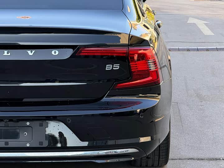 Фото 3 - Volvo S90