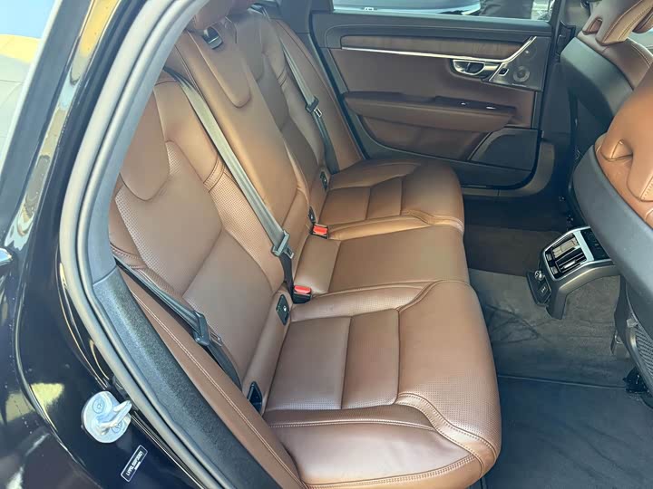 Фото 7 - Volvo S90