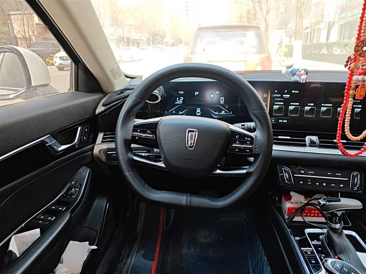 Фото 3 - Bestune B70