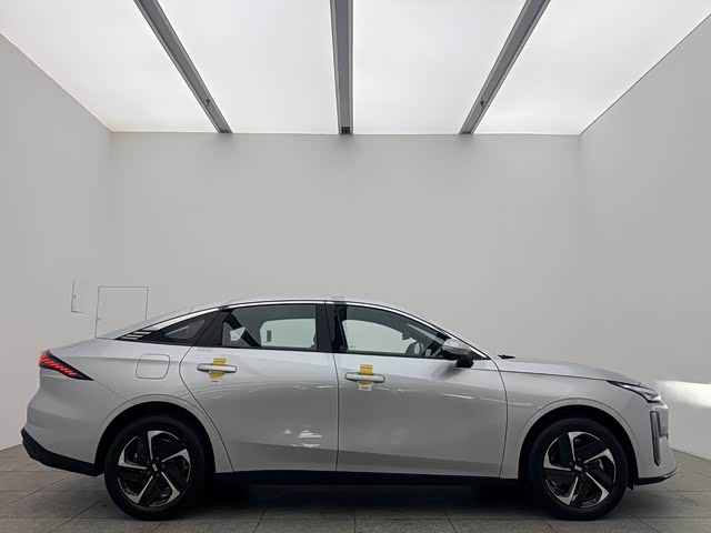 Фото 7 - Geely Galaxy L6