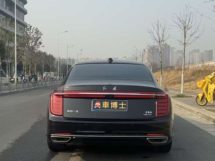 Фото 7 - Hongqi H9