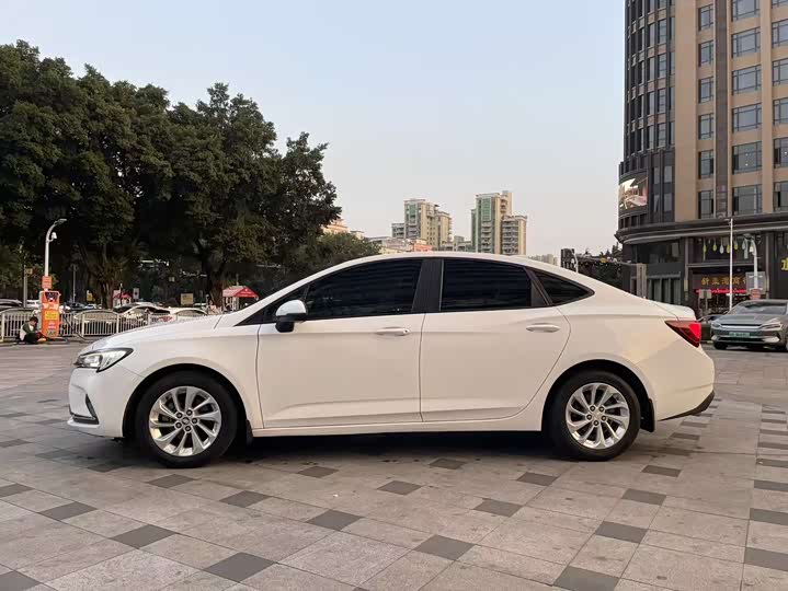 Фото 4 - Buick Verano