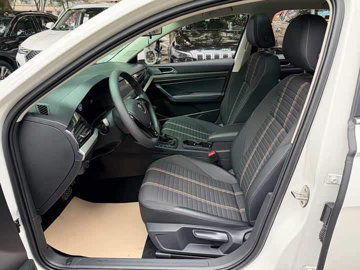 Фото 7 - Volkswagen Lavida