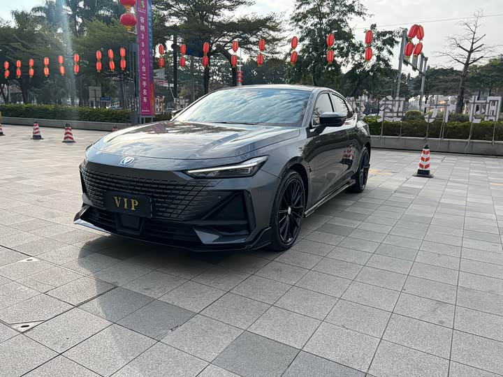 Фото 1 - Changan UNI-V