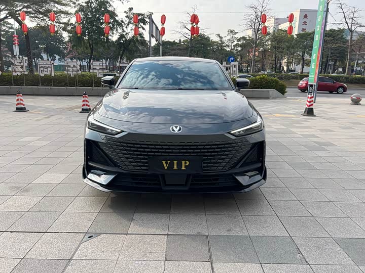 Фото 2 - Changan UNI-V