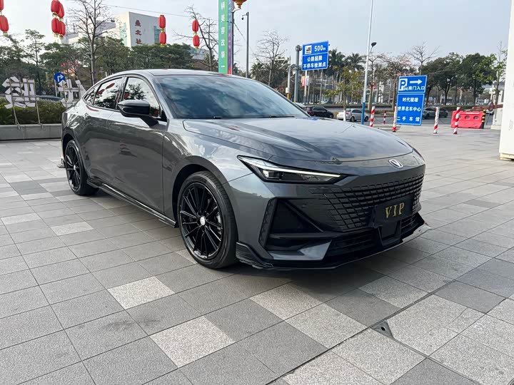 Фото 3 - Changan UNI-V