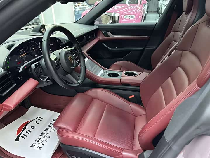 Фото 4 - Porsche Taycan